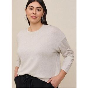 EUC Torrid Elegant Cream Sparkle Holiday Sweater for Women size 1X